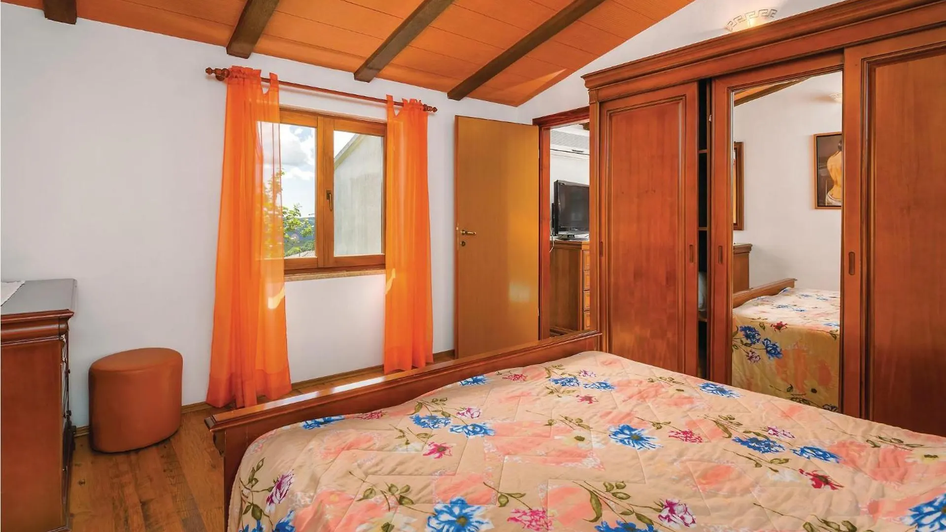 Awesome Home In Reburici With Kitchen Stanisovi
