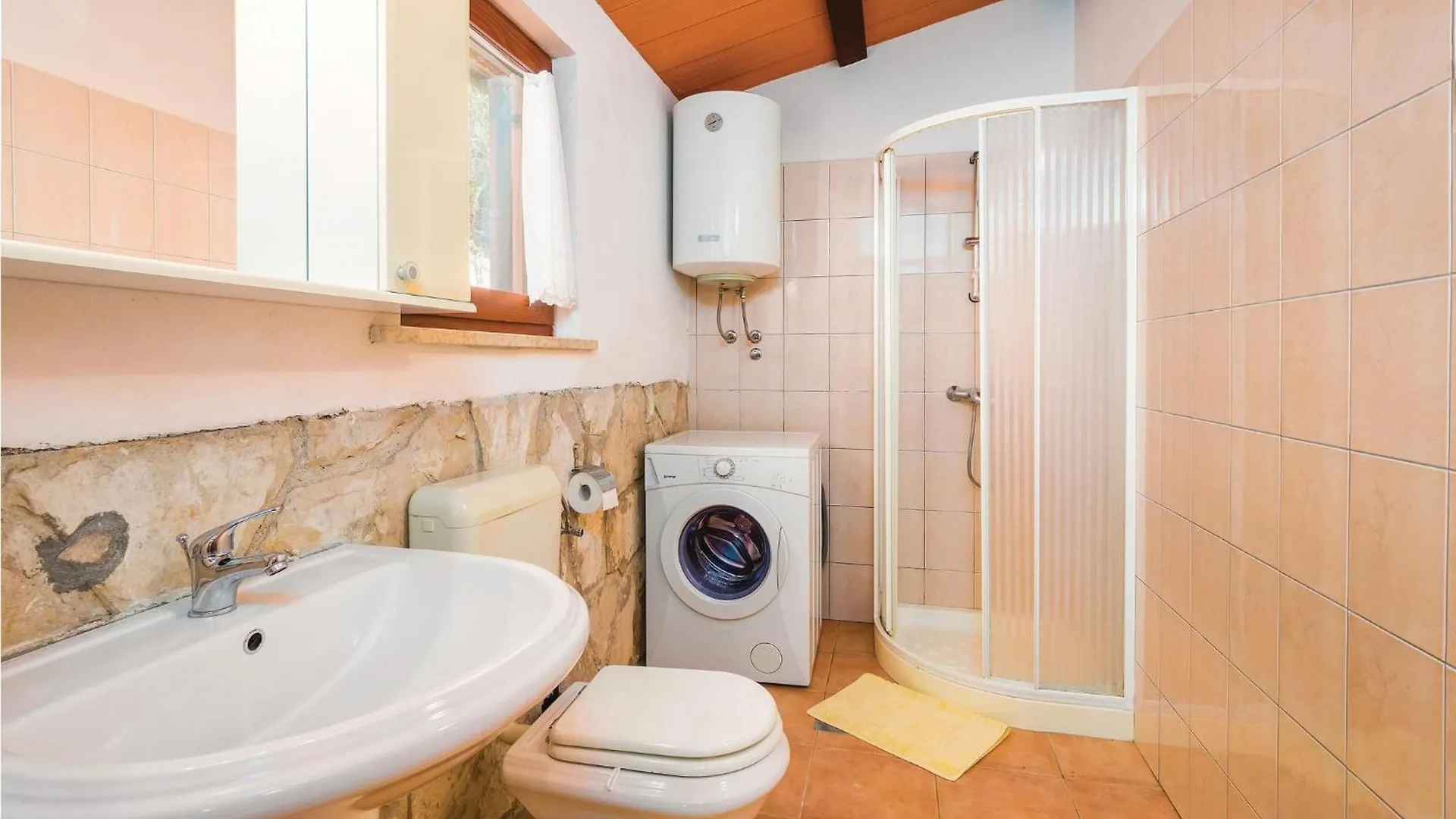 Holiday home Awesome Home In Reburici With Kitchen Stanisovi Croatia