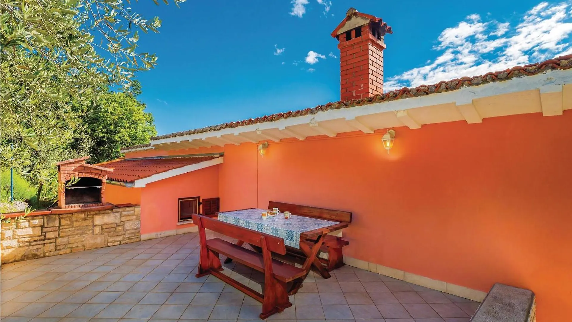 Awesome Home In Reburici With Kitchen Stanisovi