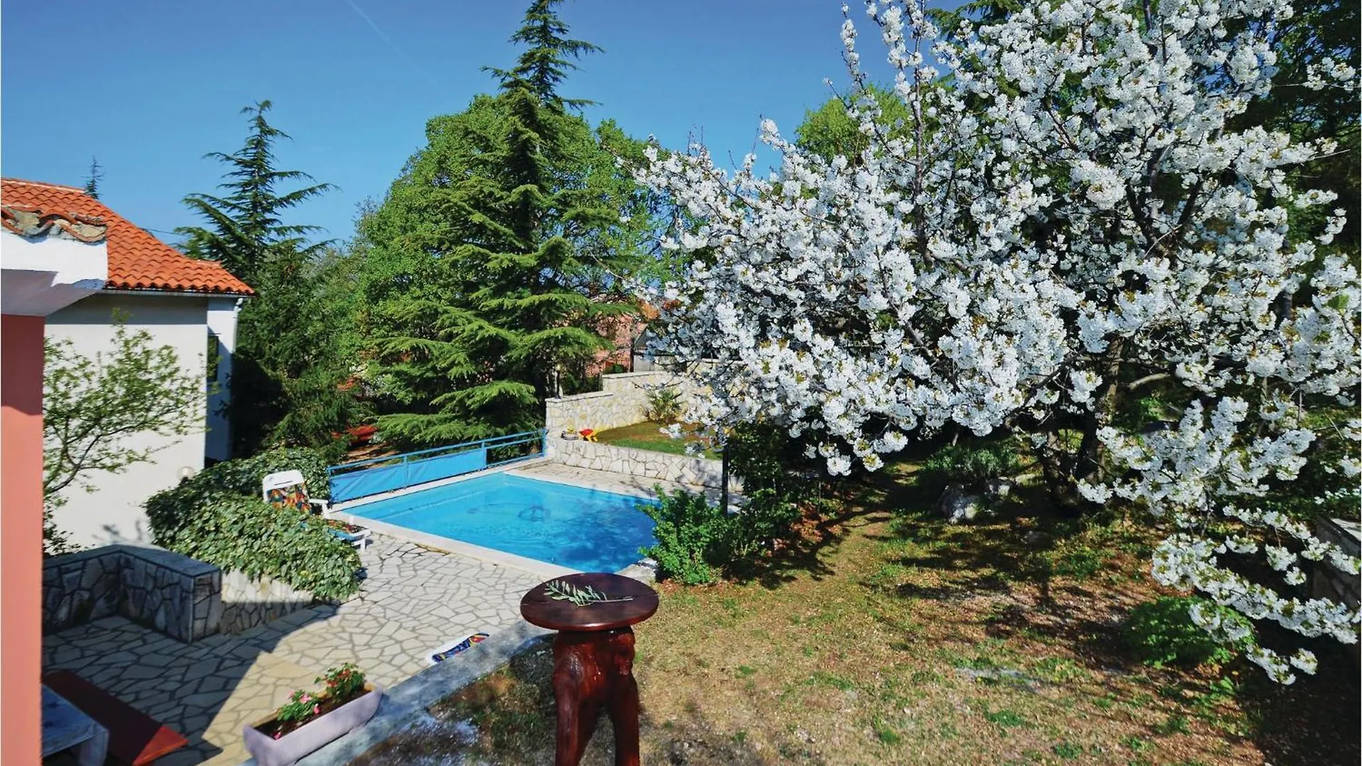 Awesome Home In Reburici With Kitchen Stanisovi